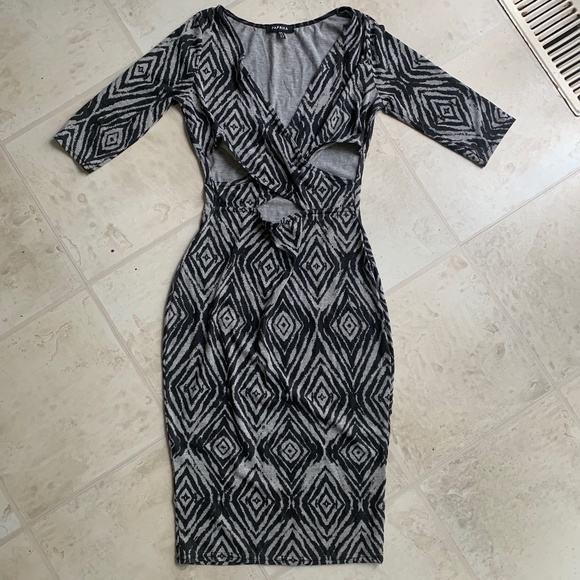 NWOT Paprika Cut Out, Low V Midi Dress, Size Small (US 4) - Picture 1 of 6